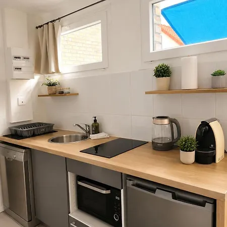 Chez Near Schuttle -25, Parking, Quiet Apartament